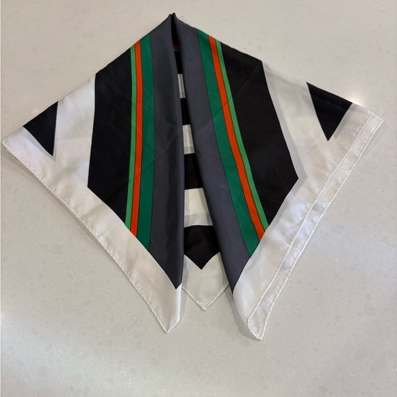 Totes Vintage 1975 Rain Scarf - Black & White Stripe - Picture 7 of 8